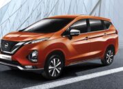 Mobil Nissan Livina