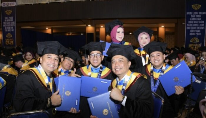 Lulus S3, Eri Cahyadi Janji Terapkan Ilmu untuk Kemajuan Surabaya