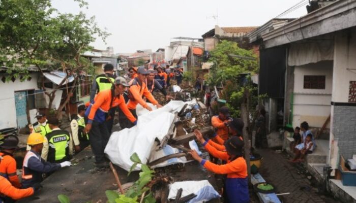 PT KAI Daop 8 Surabaya Gelar Bersih Lintas Jalur untuk Keselamatan Kereta Api