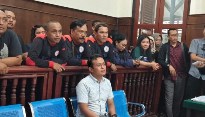 Solidaritas Buruh Kawal Kasus Aktivis Wafiq di Surabaya