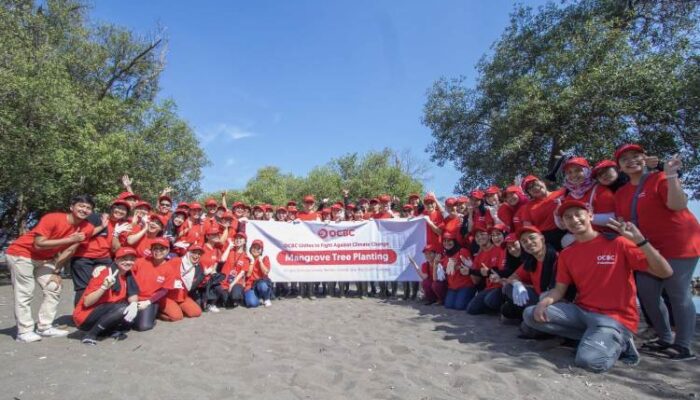 OCBC Tanam 21.000 Mangrove untuk Mitigasi Perubahan Iklim
