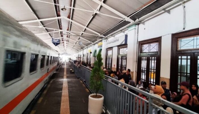 Tren Pengguna Commuter Line Naik Selama Angleb 2025
