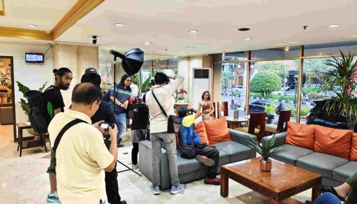 Mendadak Hunting, Sinergi Fotografer Surabaya dan Jakarta di Hotel Sahid