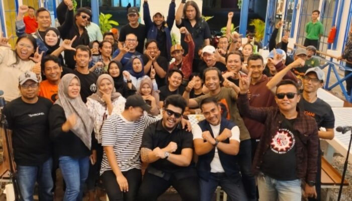 Methosa Hangatkan Surabaya, Buka Rangkaian Tur “Wisata Orang Waras” Sekaligus Dukung Perjuangan Buruh dan UMKM