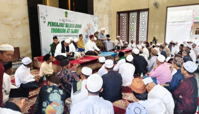 Pengajian Selasa Akhir Thoriqoh At-Tijaniyah Hadirkan Syekh Walijauni dari Maroko