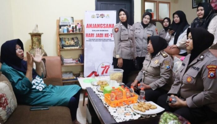 Sambut Hari Jadi ke-77, Polwan Polres Pelabuhan Tanjung Perak Gelar Anjangsana