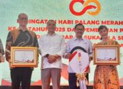 PT Matahari Sakti Serahkan Ambulans untuk PMI Surabaya