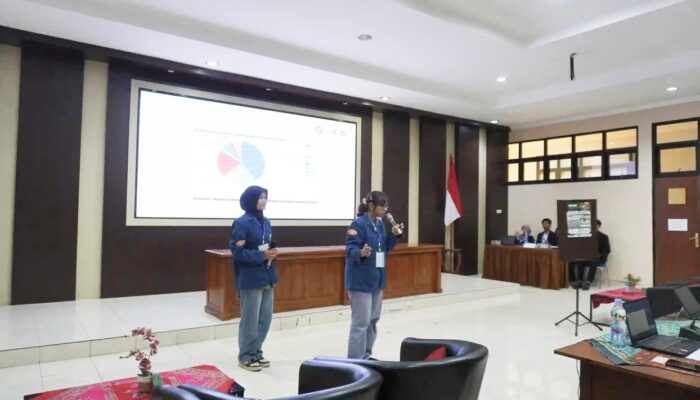 Aplikasi SisaJadi Mahasiswa UNAIR Raih Best Presentation di UNS