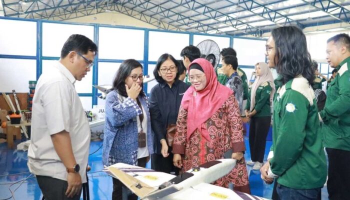 Dua Tim Robot UNAIR Melaju ke Seleksi Nasional KRTI 2025