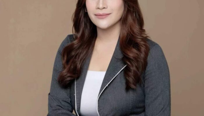 Alumnus Vokasi UNAIR Ini Menjadi Presenter dan Produser Berita Nasional