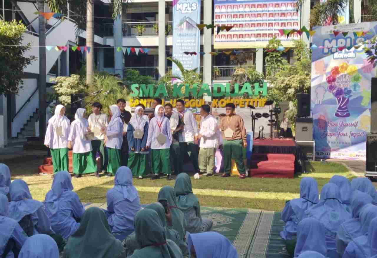SMA Khadijah Surabaya