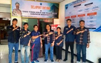 Dari Kebun ke Produk Olahan, Ekspedisi Patriot UNAIR Berdayakan Petani Cabai Prafi  