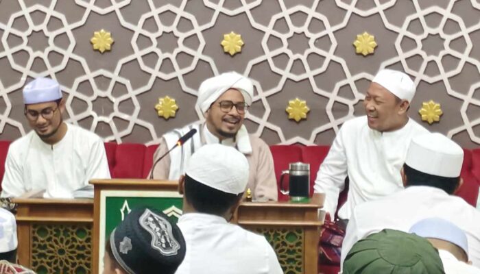 Maulid Nabi di Majelis Ar-Rohimin, Habib Abdul Qadir Ajak Jamaah Meneladani Rasulullah