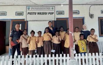 Tim Ekspedisi Patriot UNAIR Berikan Edukasi PHBS dan Pemeriksaan Kesehatan di Papua Barat
