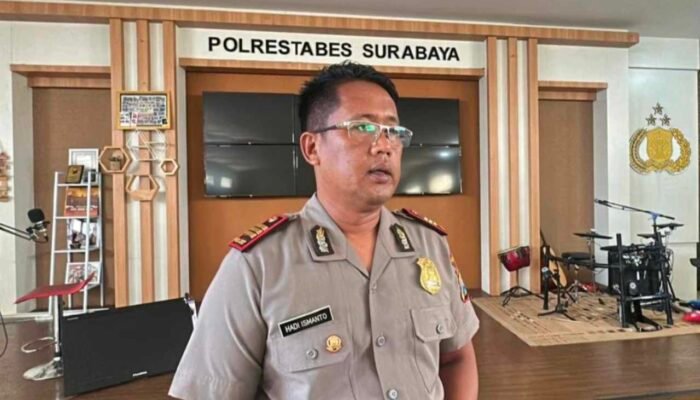 9 Pelaku Sindikat Tukar Kartu ATM Ditangkap di Surabaya, Polisi Kejar 1 DPO