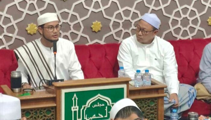 Majelis Ar-Rohimin: Habib Musthofa Jelaskan Makna Diam, Bukan Kelemahan, Tetapi Penjagaan Diri