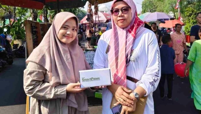 Kulit Buah Jadi Eco-Enzyme, Mahasiswa Unusa Hadirkan Inovasi Pembersih Sepatu Tanpa Air