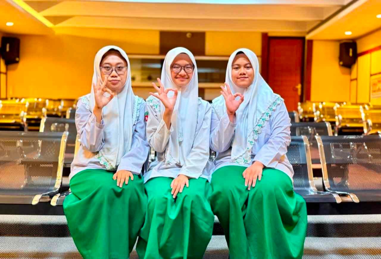 SMA Khadijah Surabaya