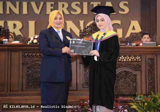 Unair Wisuda