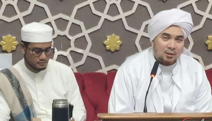 Pesan Habib Jindan di Majelis Ar-Rohimin: Selagi Bernapas, Jangan Berhenti Beramal