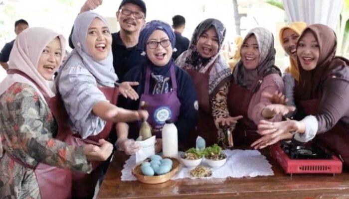 UMKM Lamongan Belajar Olah Daging Bebek Jadi Mie Chlorella di FKH UNAIR